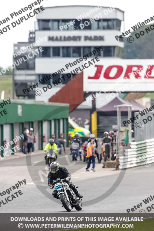 Vintage motorcycle club;eventdigitalimages;mallory park;mallory park trackday photographs;no limits trackdays;peter wileman photography;trackday digital images;trackday photos;vmcc festival 1000 bikes photographs